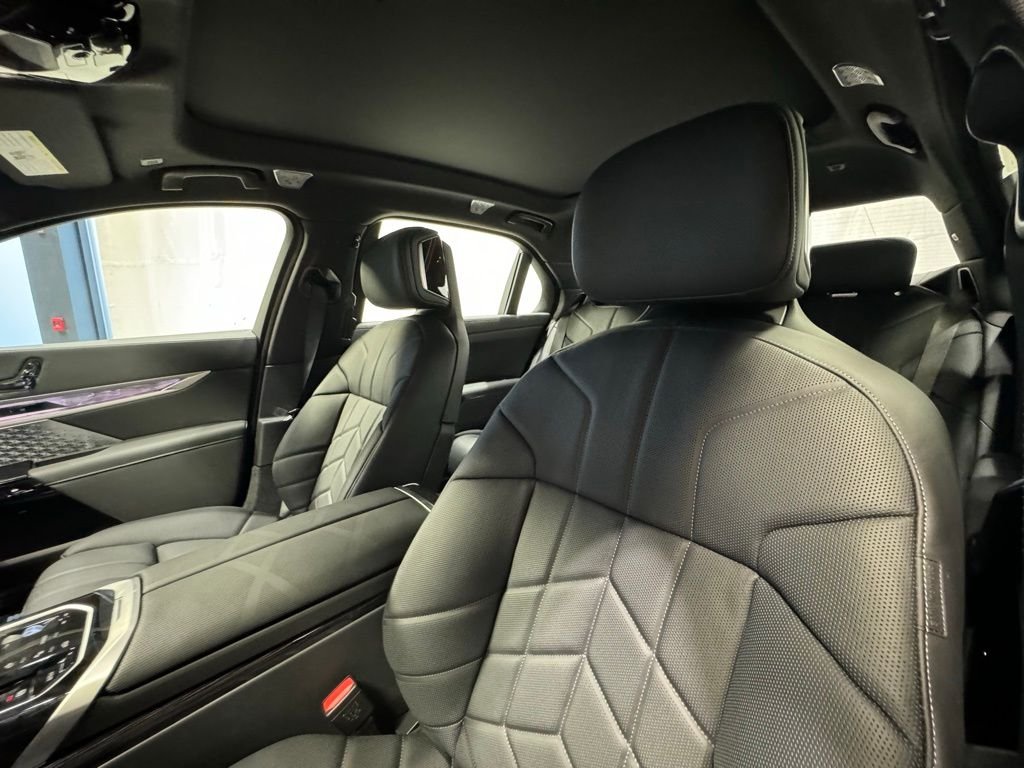 Used 2026 Blue BMW xDrive60 image 15