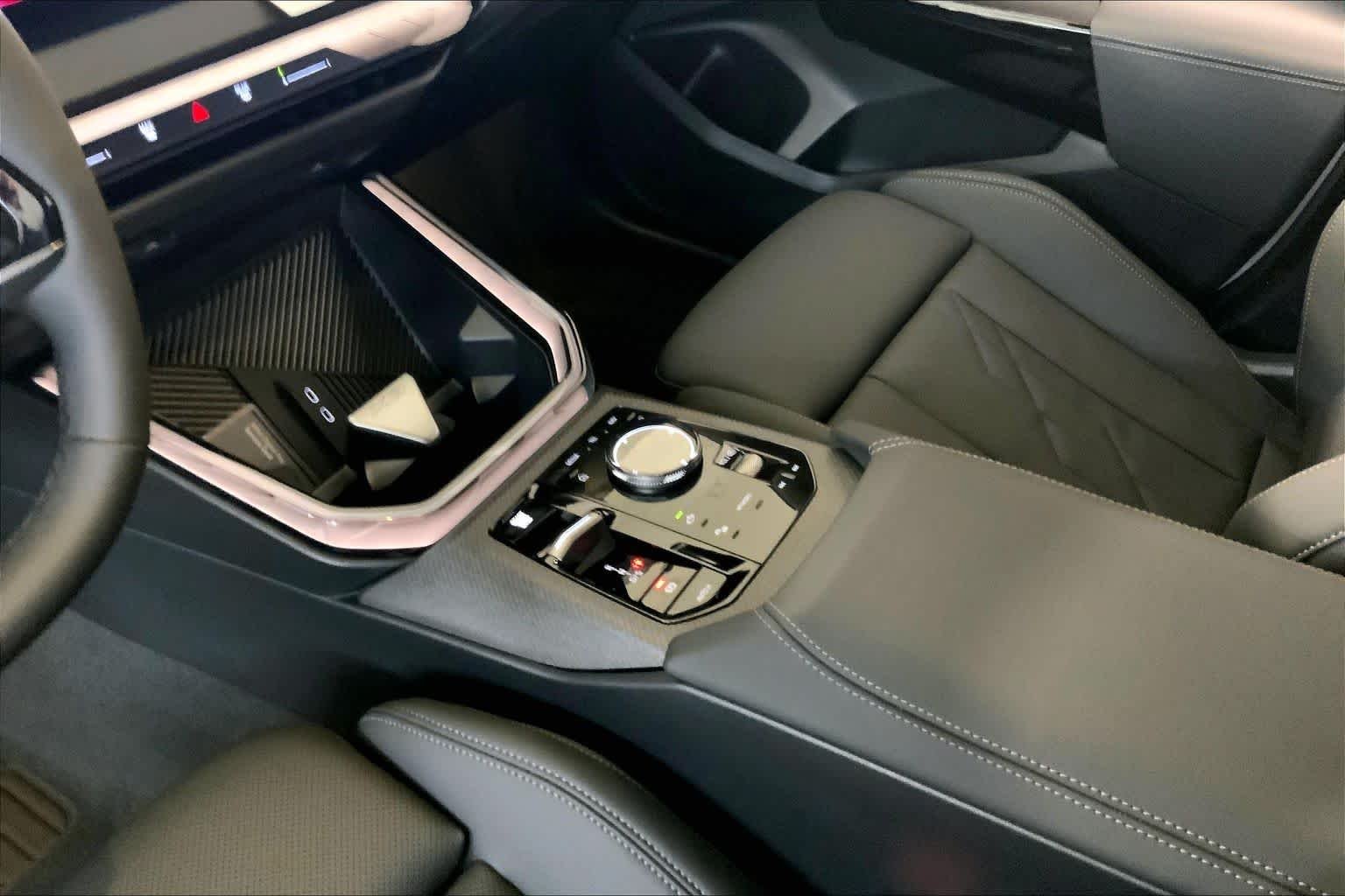 New 2026 Mineral White Metallic BMW 30 xDrive image 7