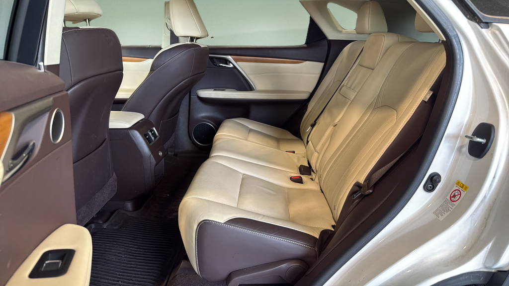 Used 2019 White Lexus 350 image 16