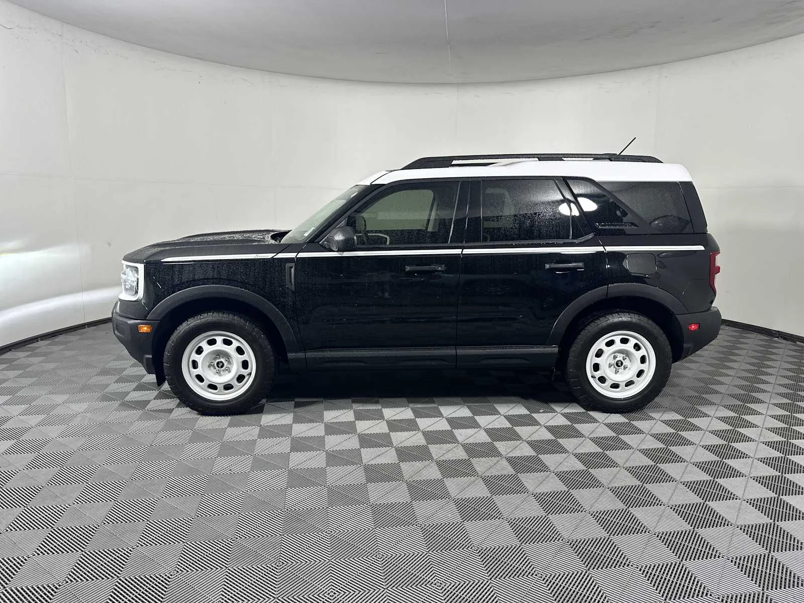 New 2025 Shadow Black Ford Heritage image 4