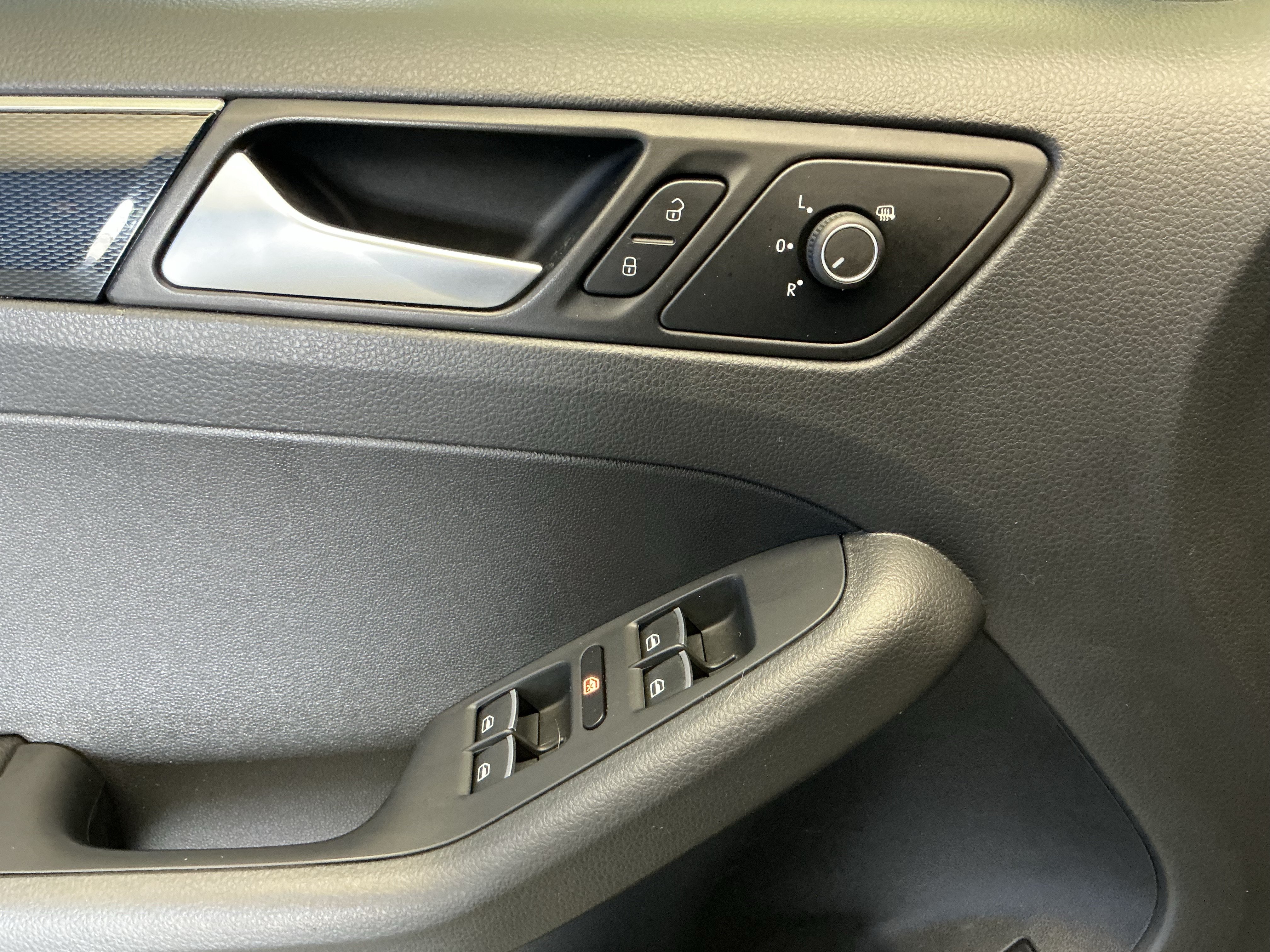 Used 2015 Gray Volkswagen 2.0L TDI SEL image 10