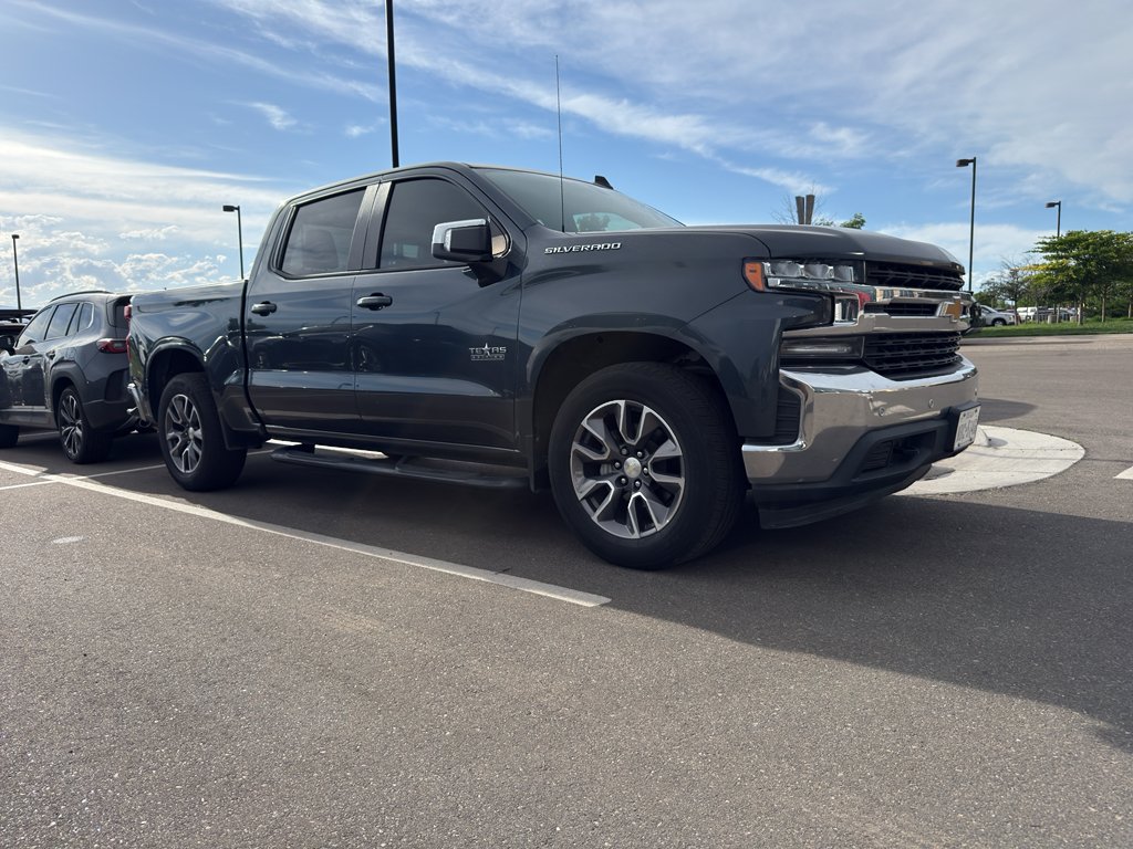Used 2020 Shadow Gray Metallic Chevrolet LT image 3