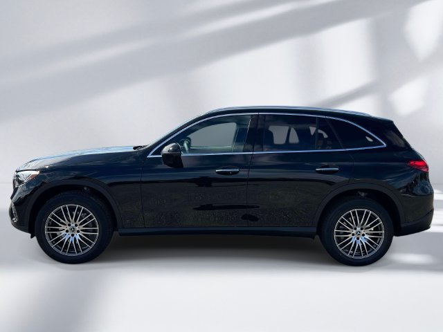 New 2027 Black Mercedes-Benz GLC 300 image 4