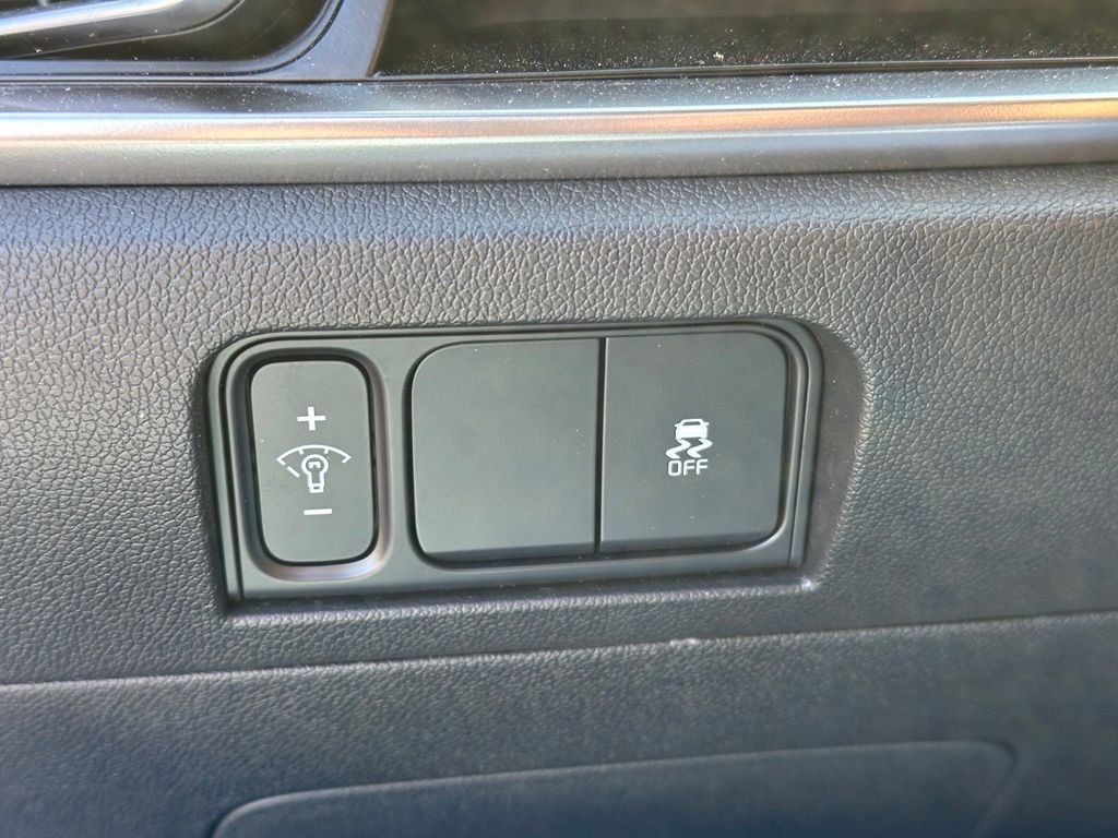 Used 2026  Kia LX image 10