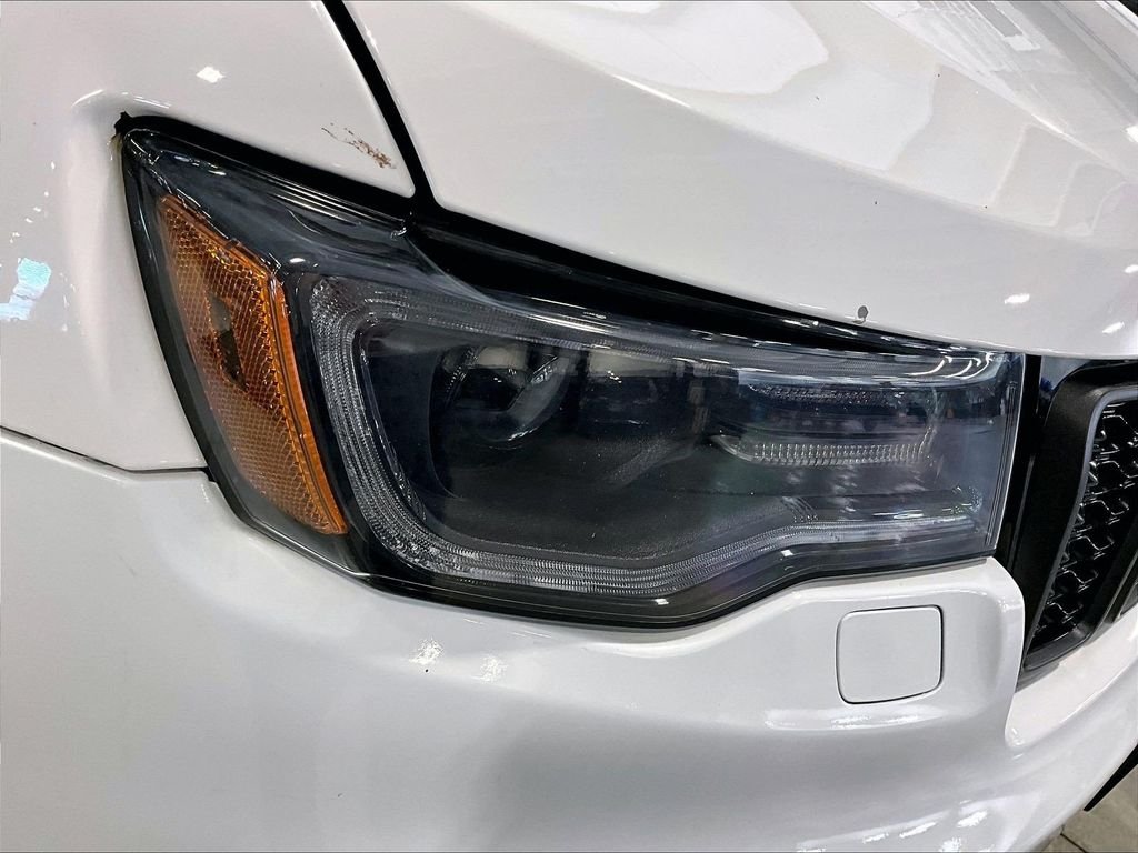 Used 2018 White Jeep Overland image 34