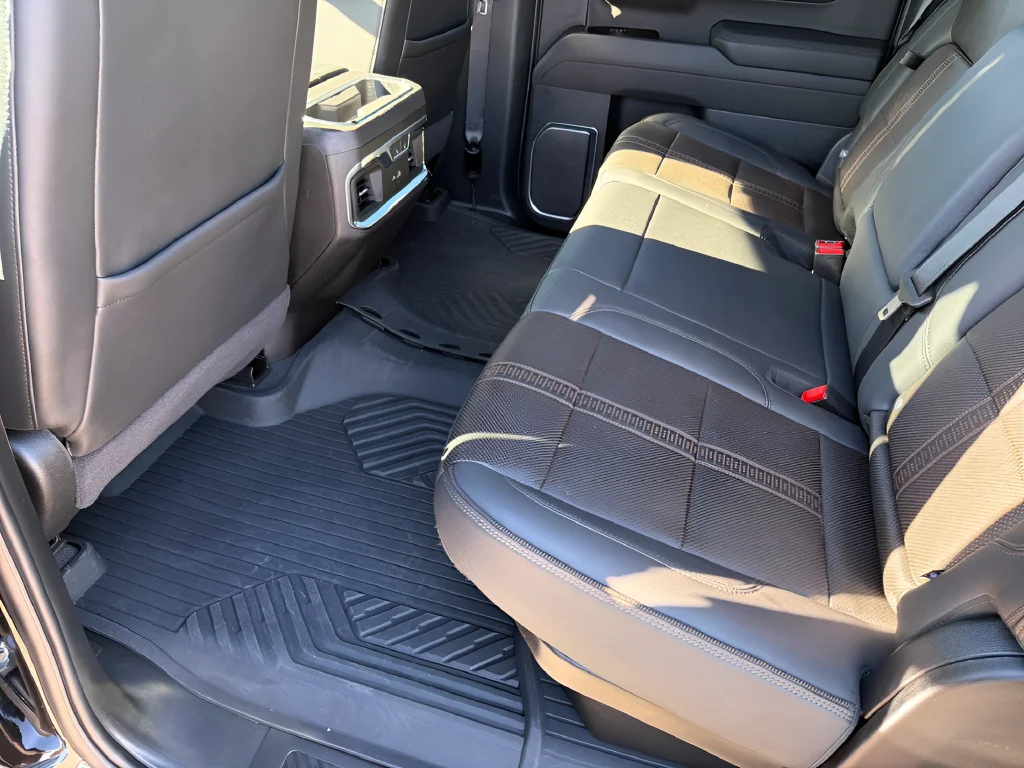 Used 2025 Black Chevrolet High Country image 34