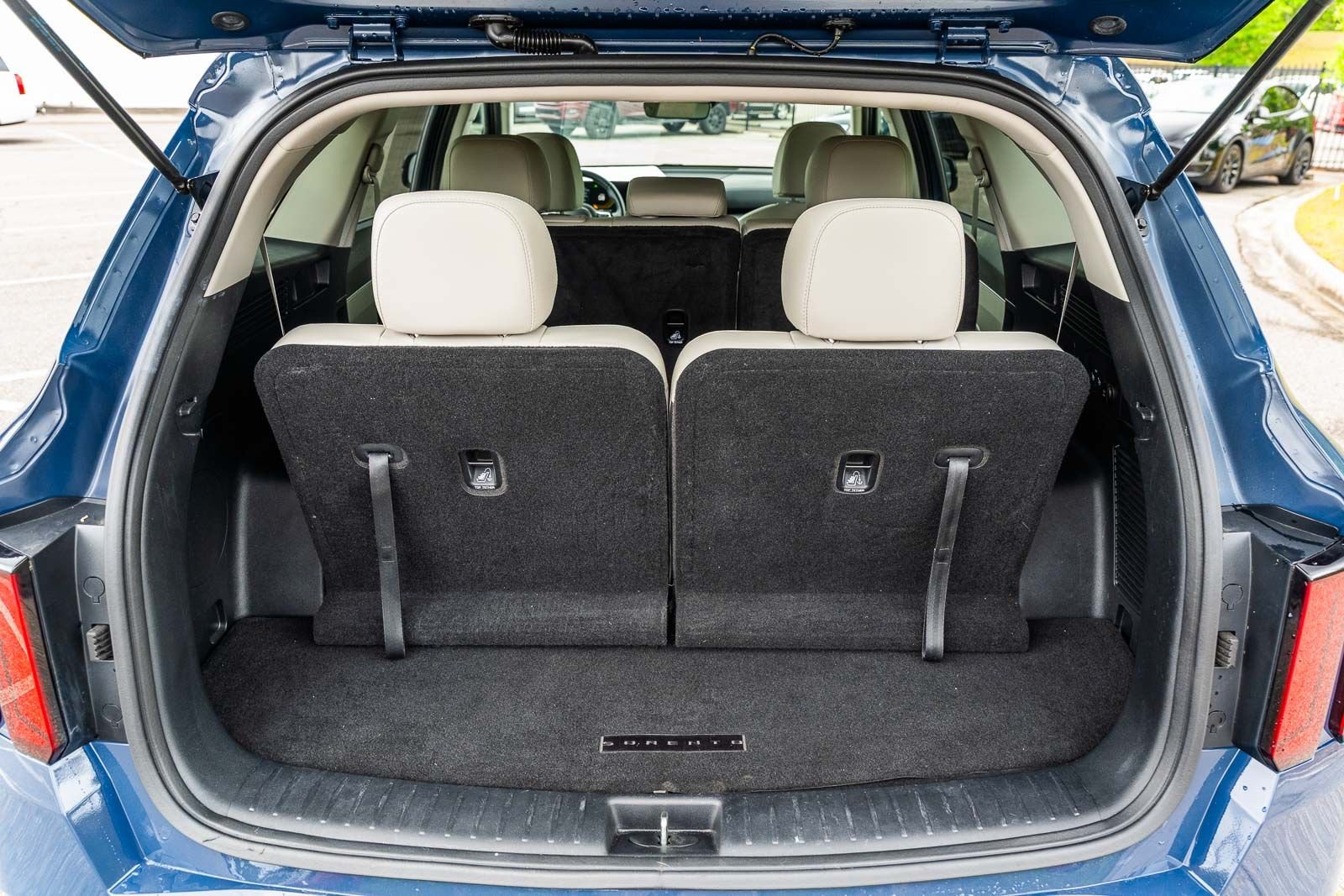 2025 Kia Sorento S - Photo 16