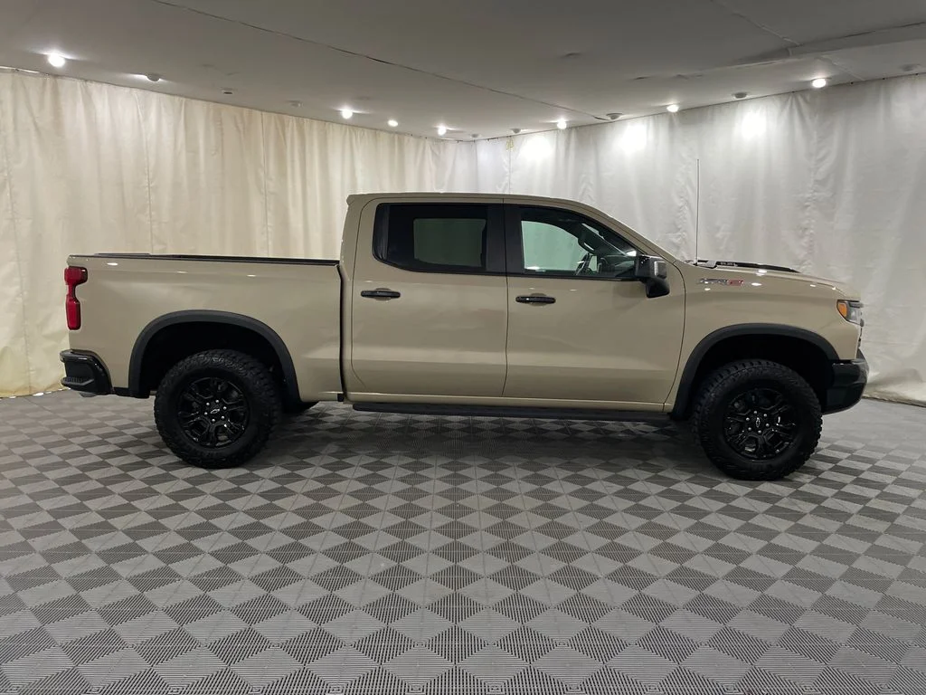 Used 2023 Sand Dune Metallic Chevrolet ZR2 image 4