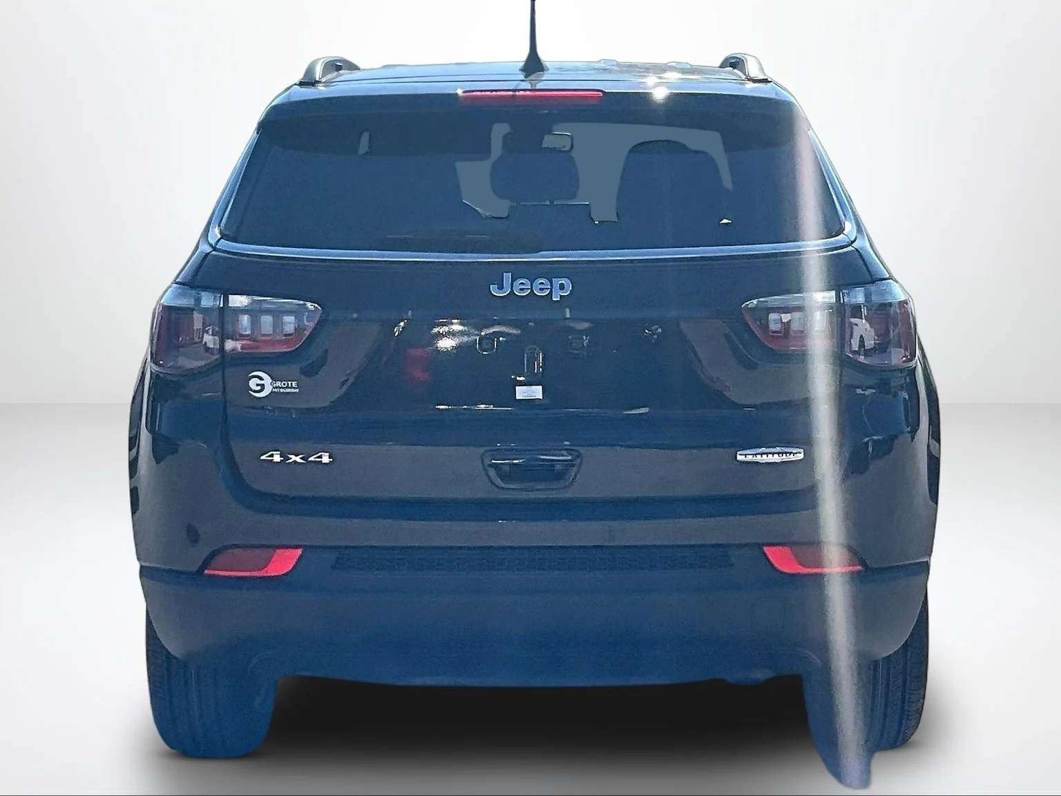 Used 2023 Black Jeep Latitude image 5