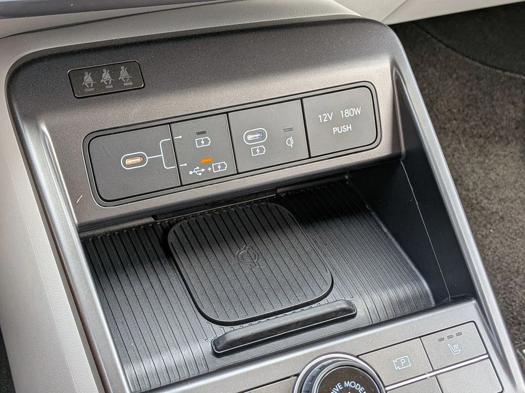 Certified Used 2026 White Hyundai SEL Premium image 21