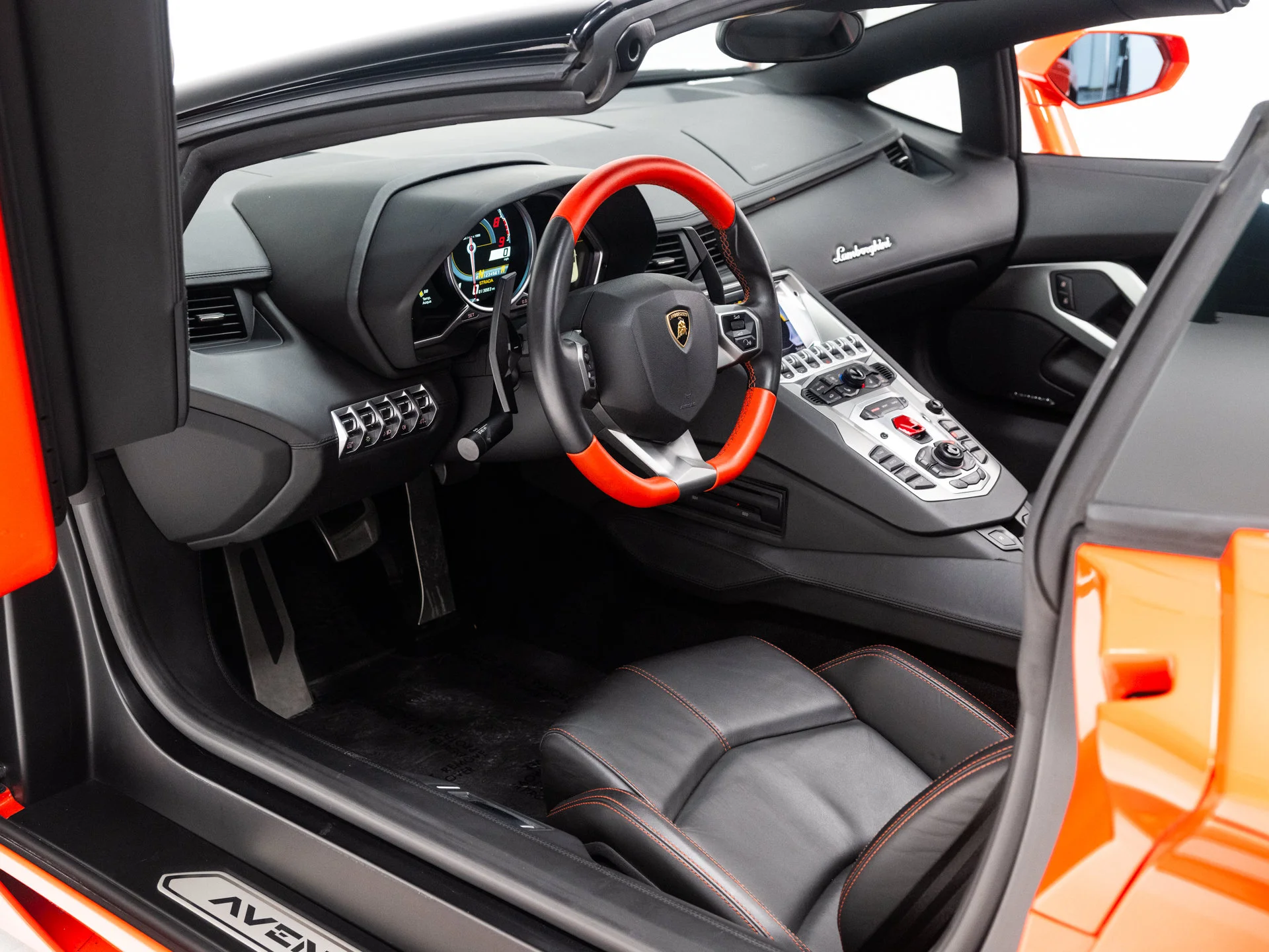 Used 2014 Arancio Argos Pearl Effect Lamborghini  image 31