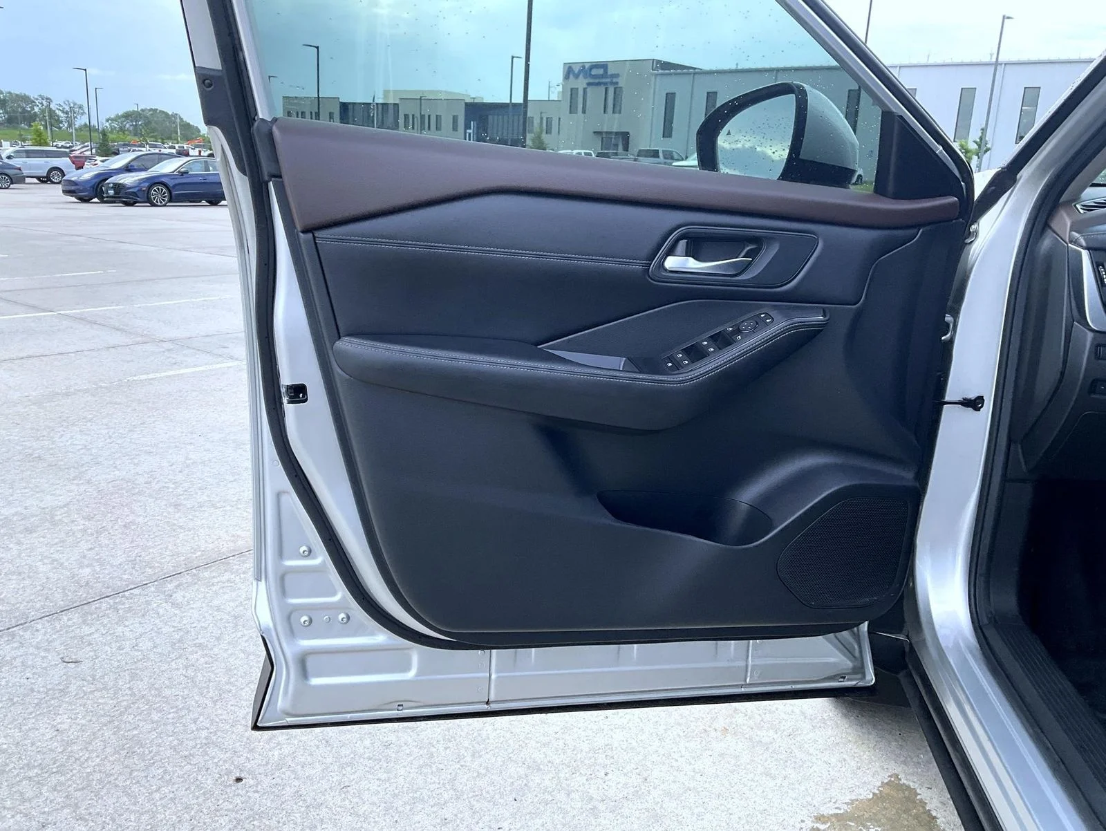Used 2023 Silver Nissan SV image 10