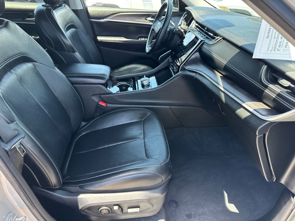 Used 2021 Silver Jeep Limited image 16