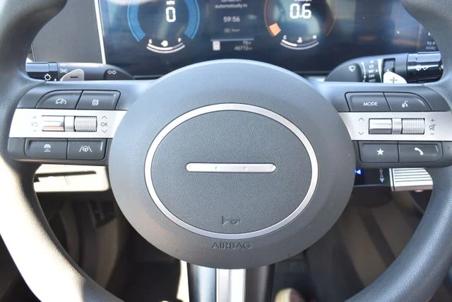 Used 2024 White Hyundai SEL image 18