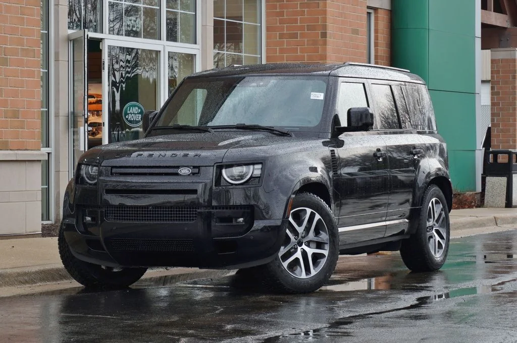 2026 Land Rover Defender 110 X-Dynamic SE P400's photo