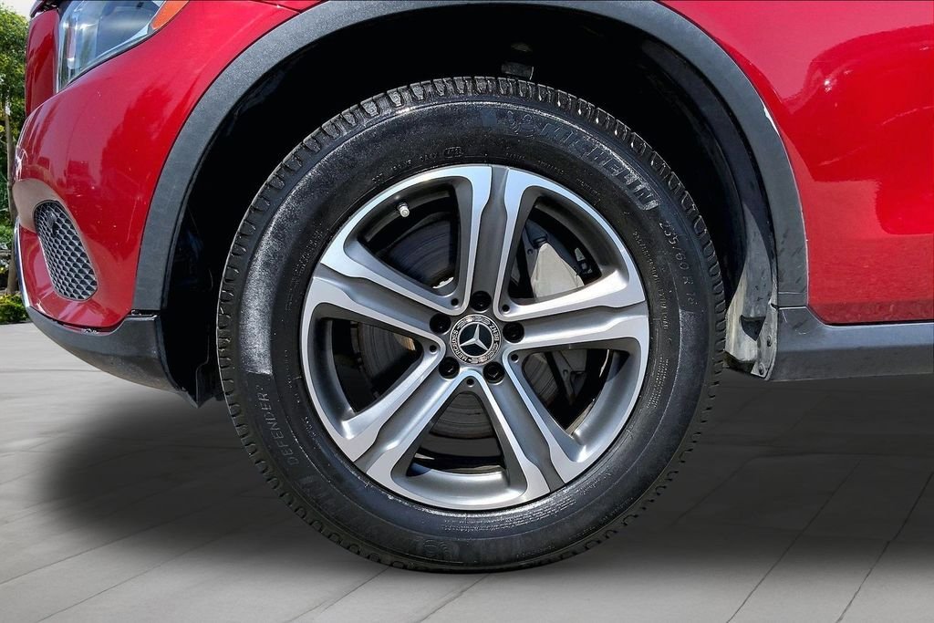 Used 2019 designo Cardinal Red Metallic Mercedes-Benz GLC 300 image 32