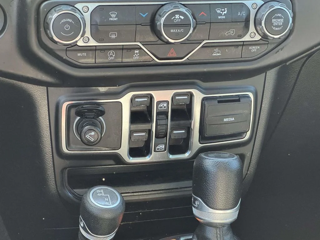 Used 2022 Blue Jeep Unlimited Sport Altitude image 20