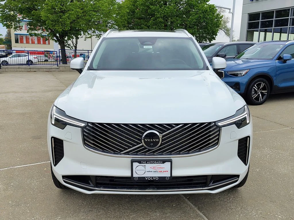 New 2026 Crystal White Volvo Plus image 5