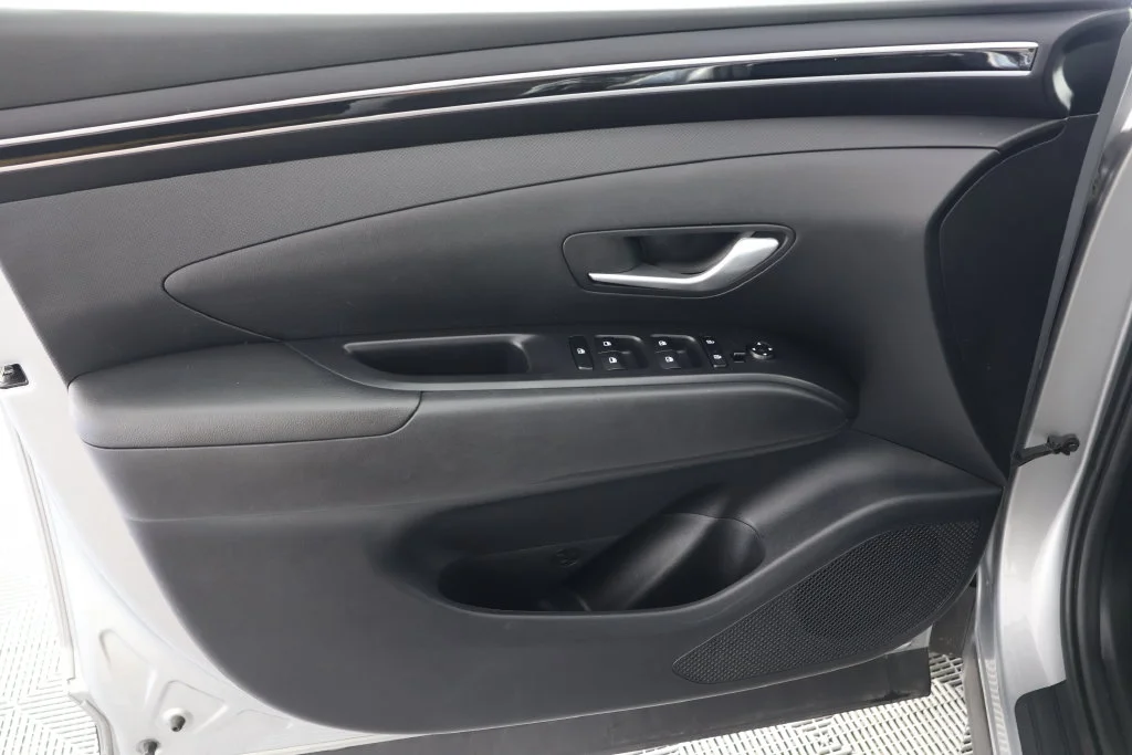 Used 2024 Silver Hyundai SEL image 24