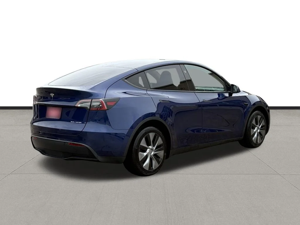 Used 2024  Tesla Long Range image 5