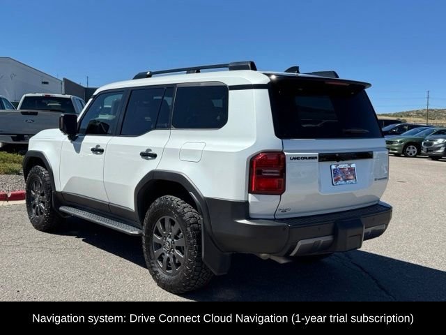 Used 2025 Wind Chill Pearl Toyota Base image 3