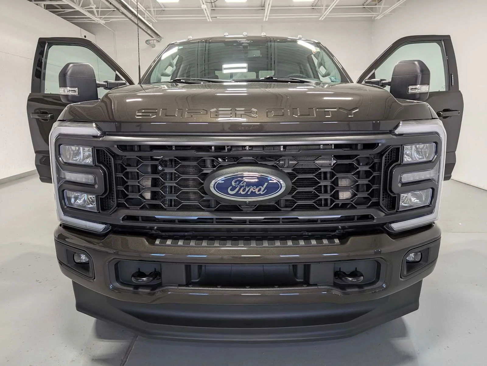 Used 2024 Darkened Bronze Ford XLT image 16