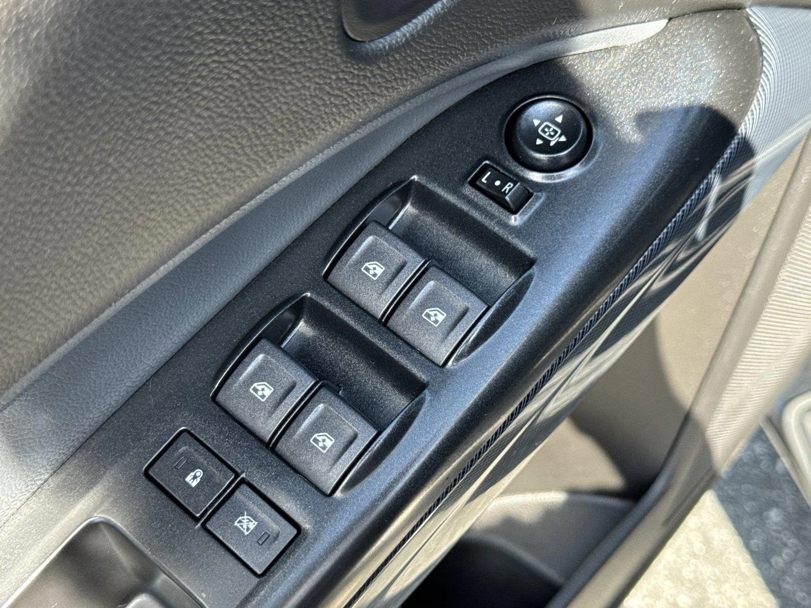 Used 2021 BLACK Chevrolet 4WD Z71 image 18