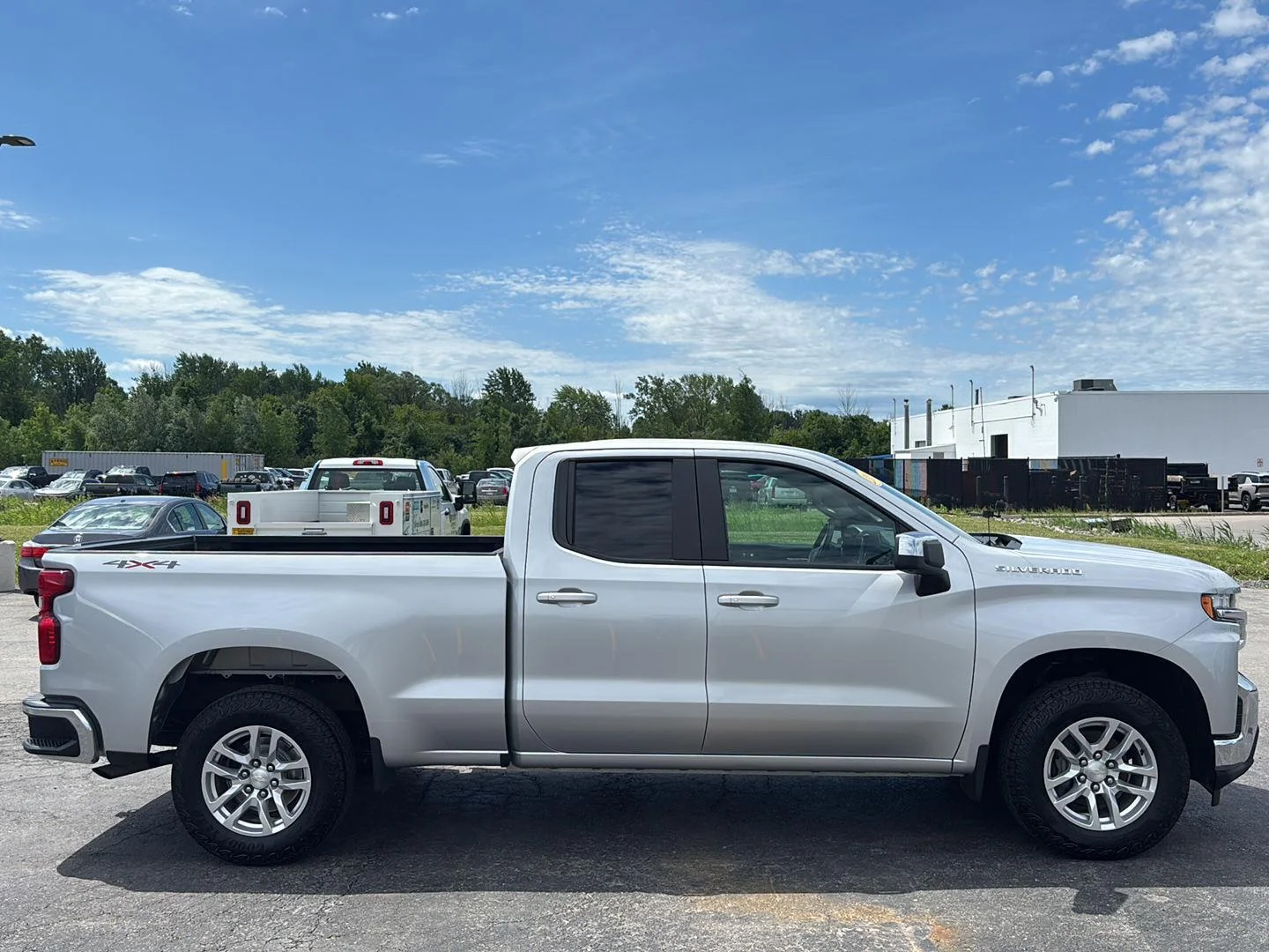 Used 2019 SILVER ICE METALLIC Chevrolet LT image 8