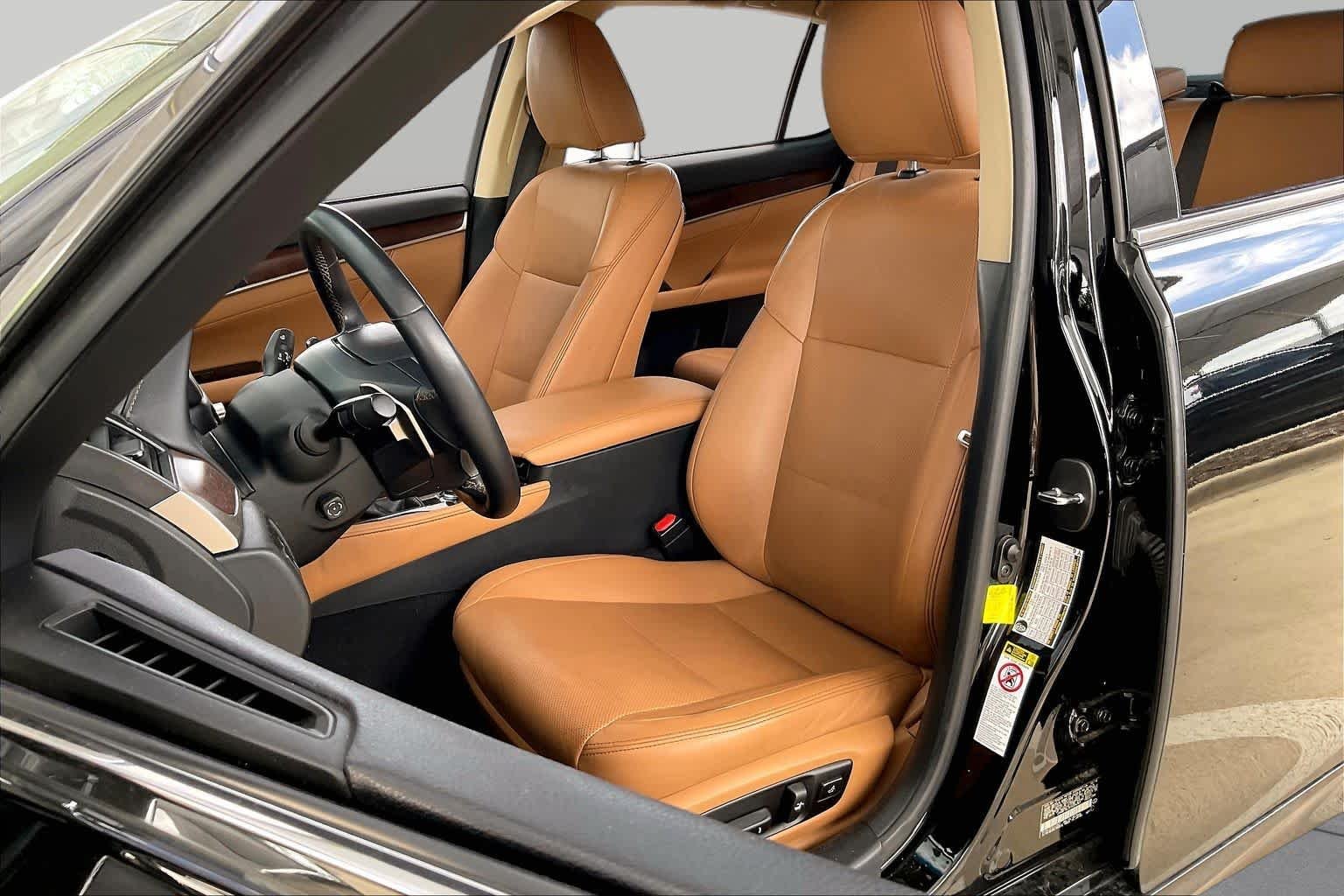 Used 2015 Obsidian Lexus  image 8