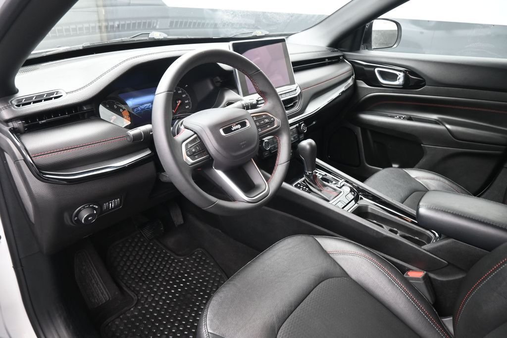 Used 2024 White Jeep Trailhawk image 18