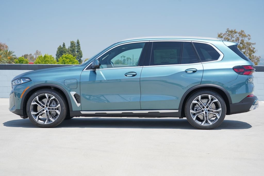 New 2026 Blue Ridge Mountain Metallic BMW xDrive50e image 4