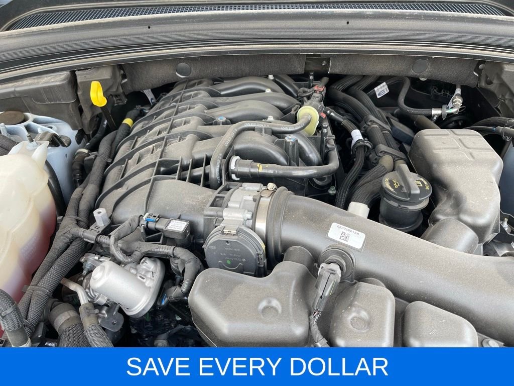 Used 2025 White Jeep Laredo image 23