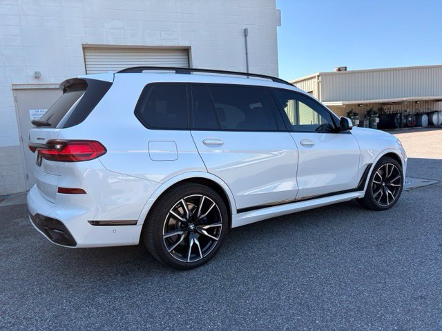 Used 2021 Mineral White Metallic BMW xDrive40i image 4