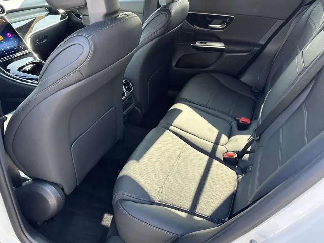 Used 2025 Polar White Mercedes-Benz GLC 300 image 16