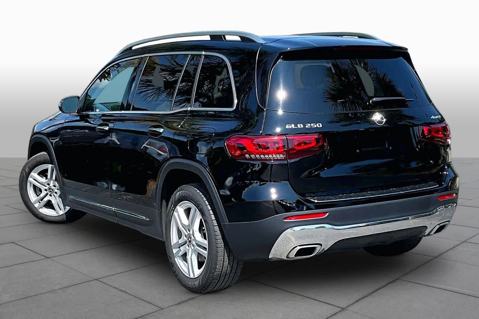 Used 2023 Night Black Mercedes-Benz GLB 250 image 12