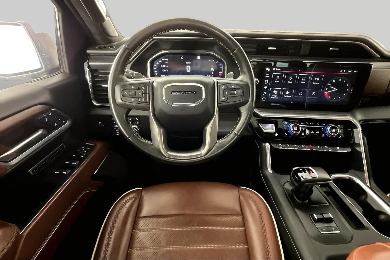 Used 2022 White Frost Tricoat GMC Denali Ultimate image 6