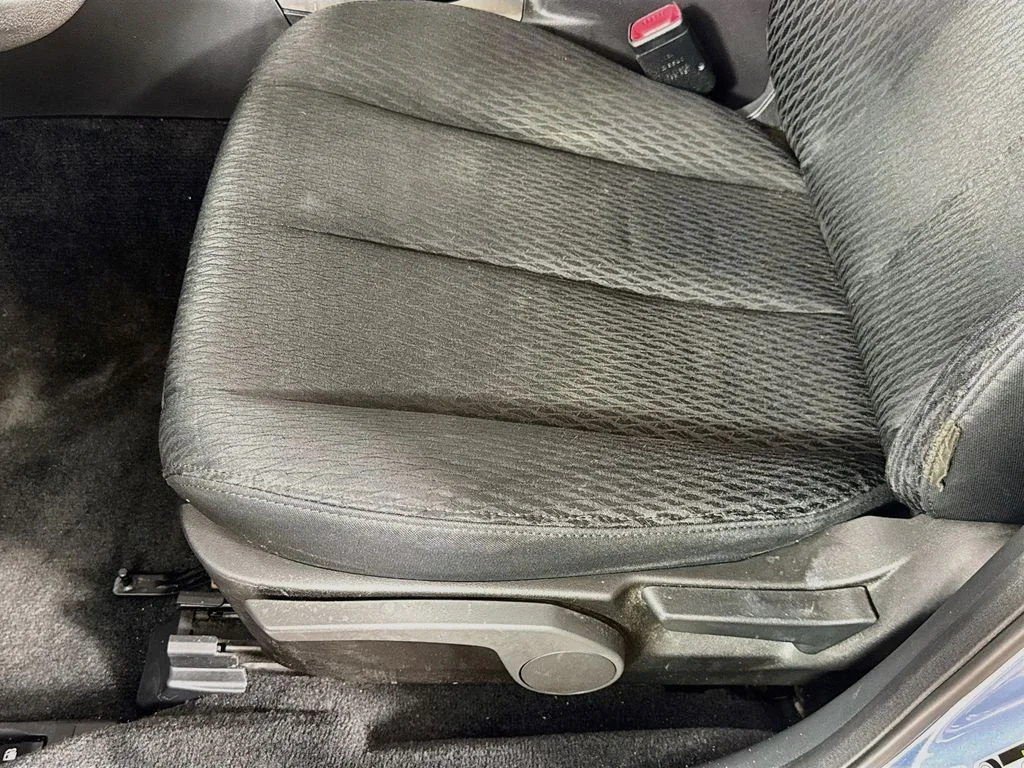 Used 2011 Blue Subaru 2.5i image 21