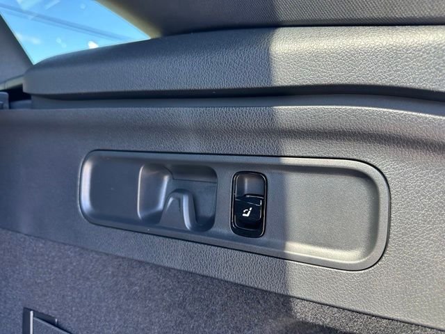 New 2026 Graphite Grey Metallic Mercedes-Benz GLC 300 image 35