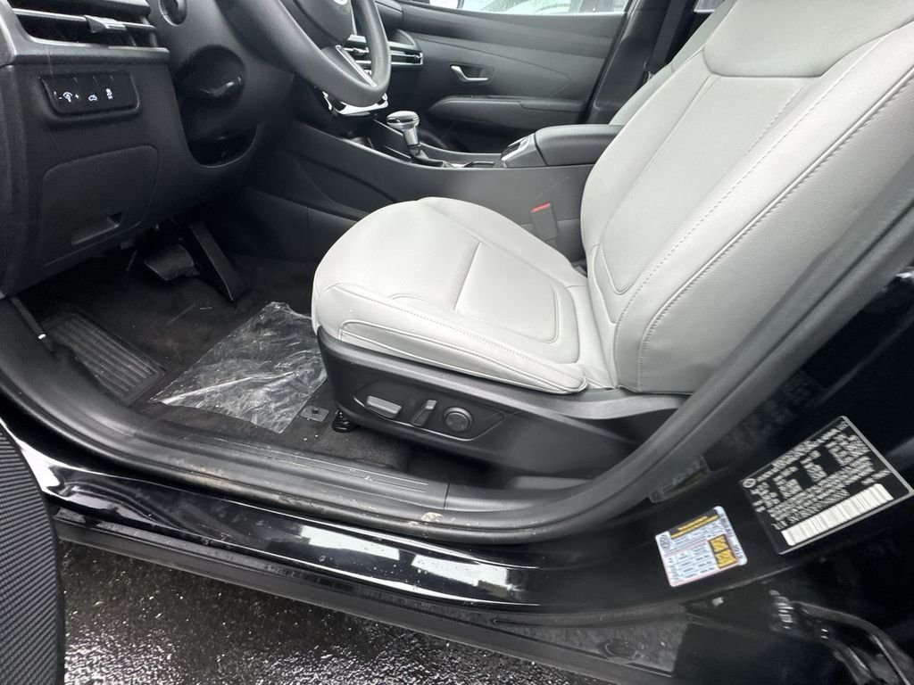 New 2026 Black Hyundai SEL image 18