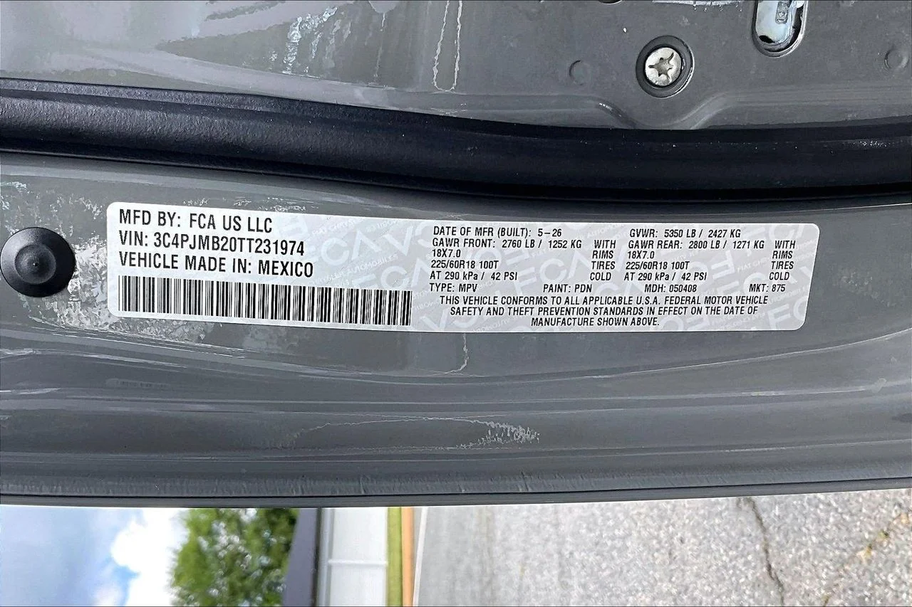 New 2026 Sting-Gray Clearcoat Jeep Laredo image 34