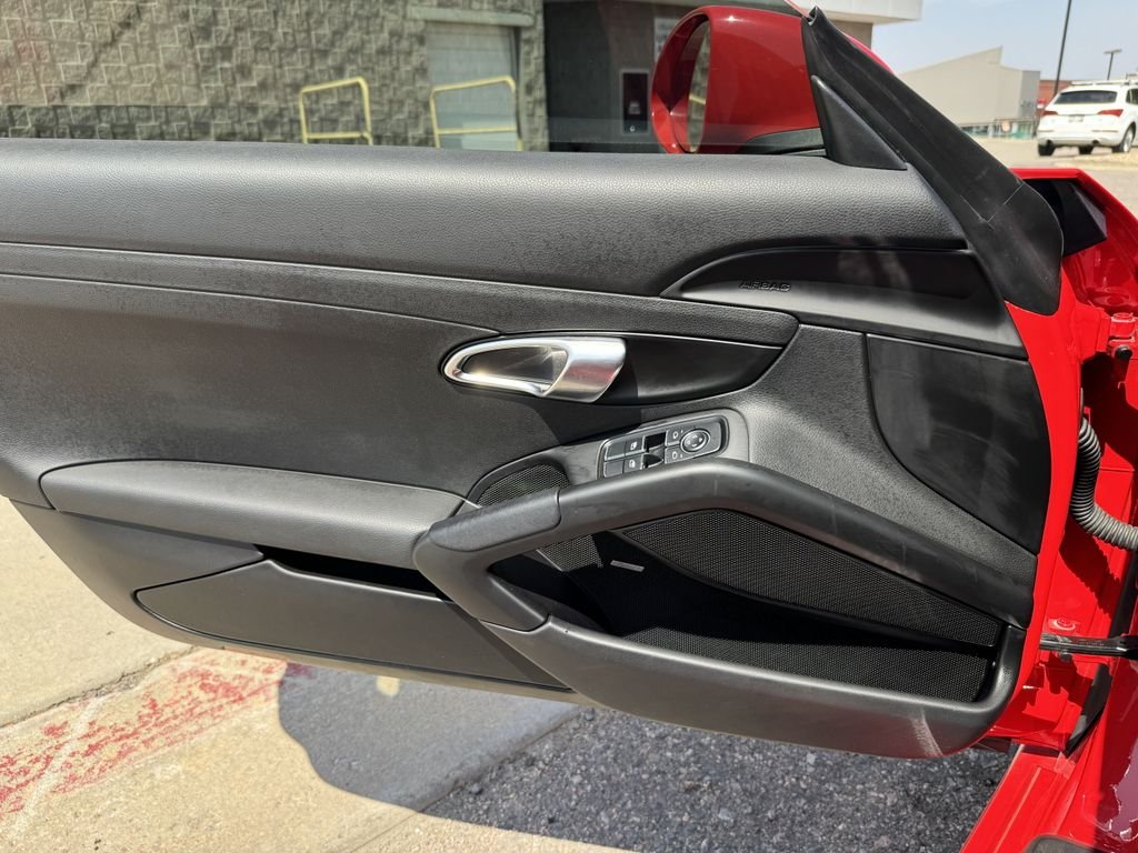 Used 2018 Red Porsche Base image 14