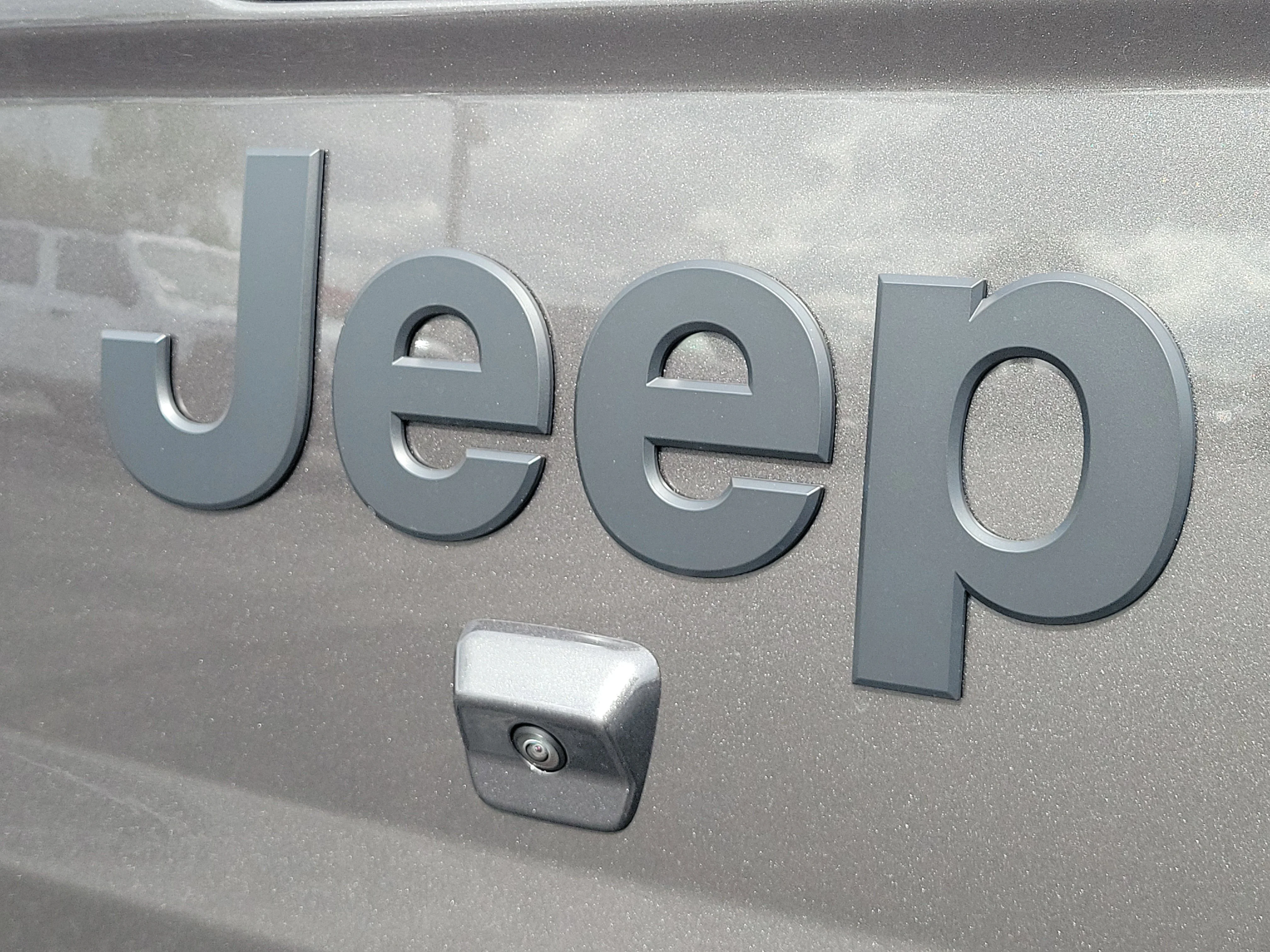 New 2026 Granite Crystal Metallic Clearcoat Jeep 85th Anniversary Edition image 9