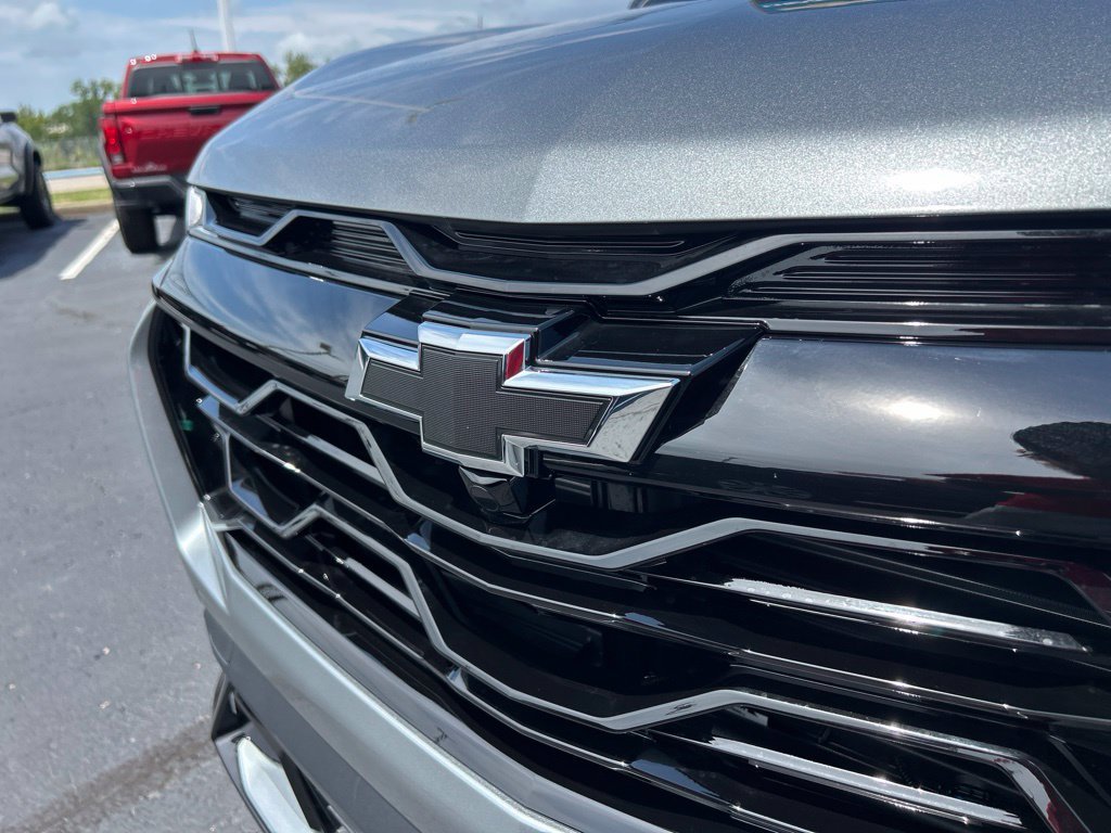 2027 Chevrolet Equinox RS - Photo 11