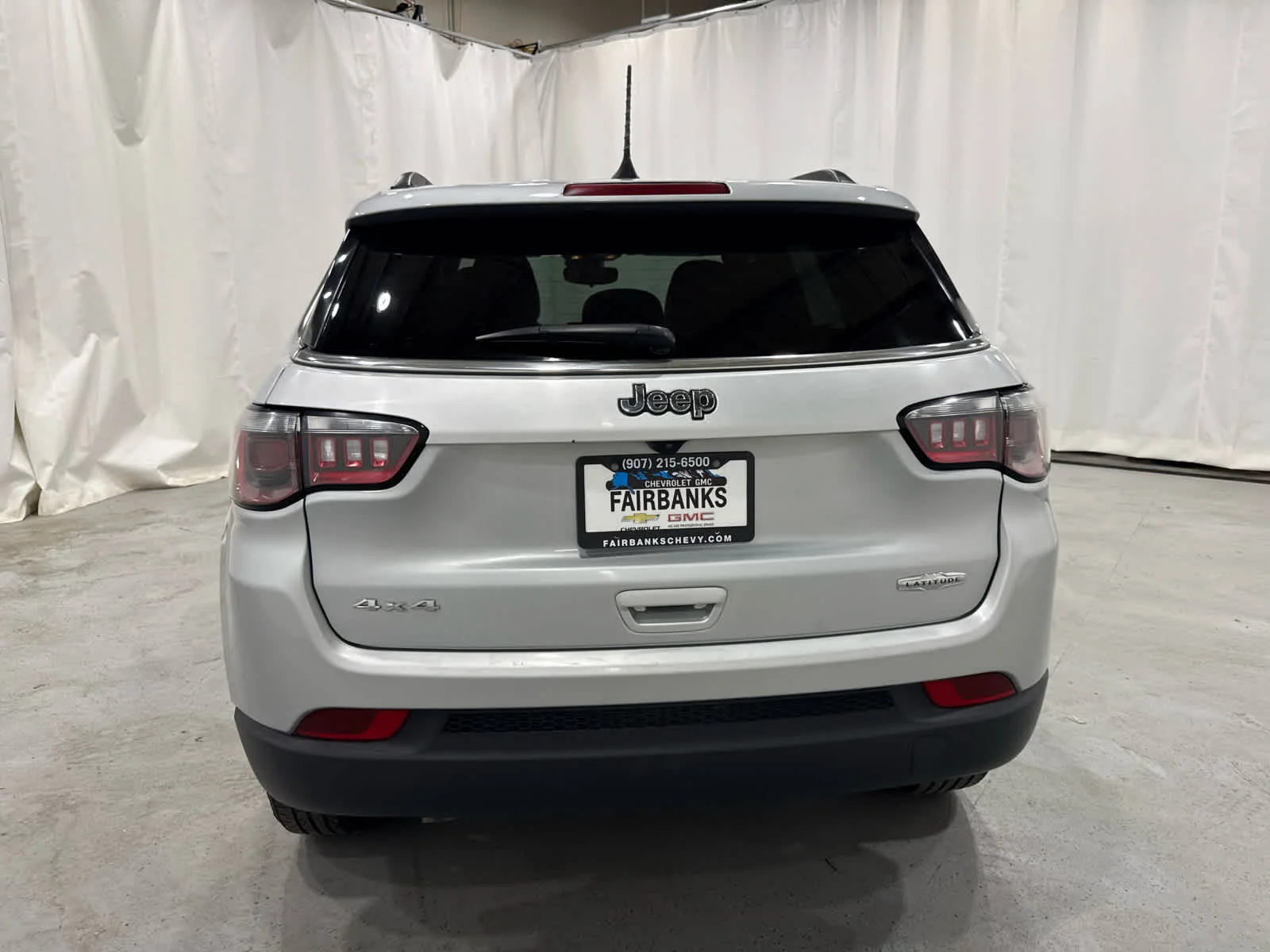 Used 2024 Sil/silver Jeep Latitude image 4