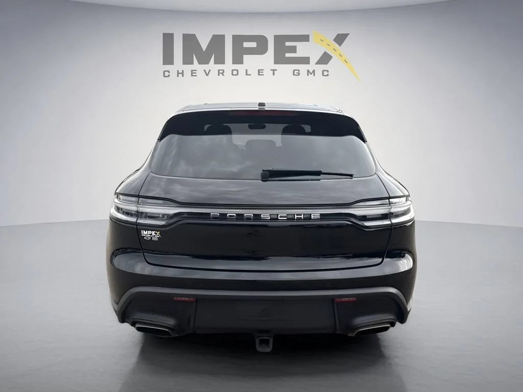 Used 2022  Porsche  image 4