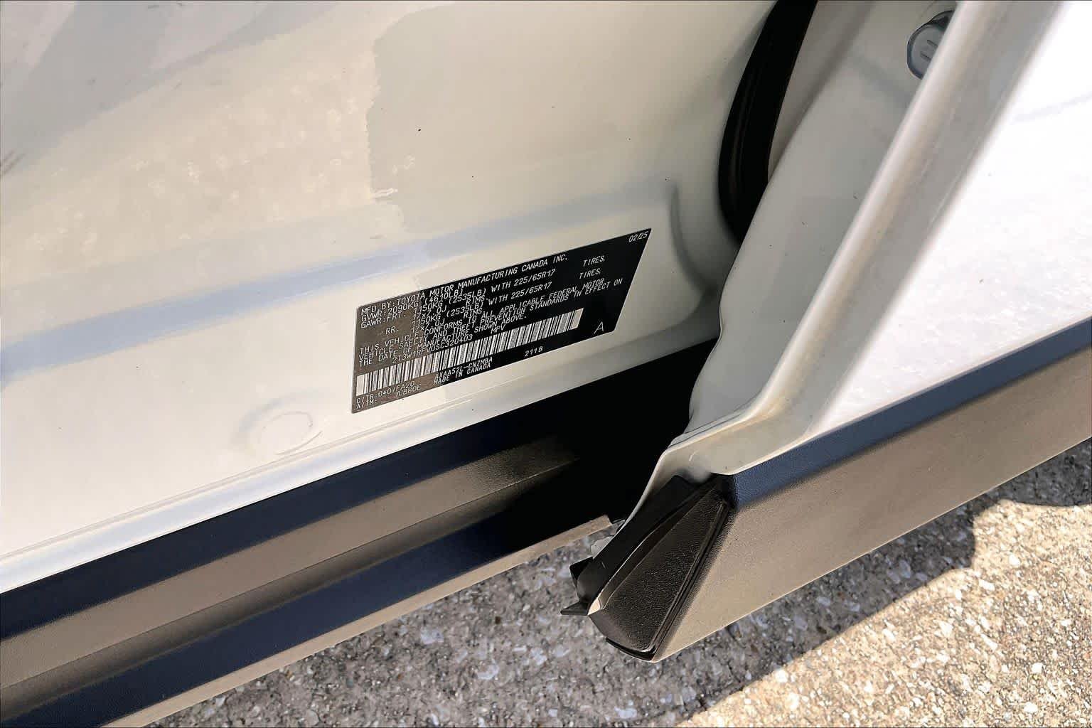 Used 2025 Ice Cap Toyota XLE image 37