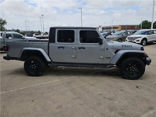 Used 2021 Billet Silver Metallic Clearcoat Jeep Willys 4x4 Crew Cab 5 ft. box image 5