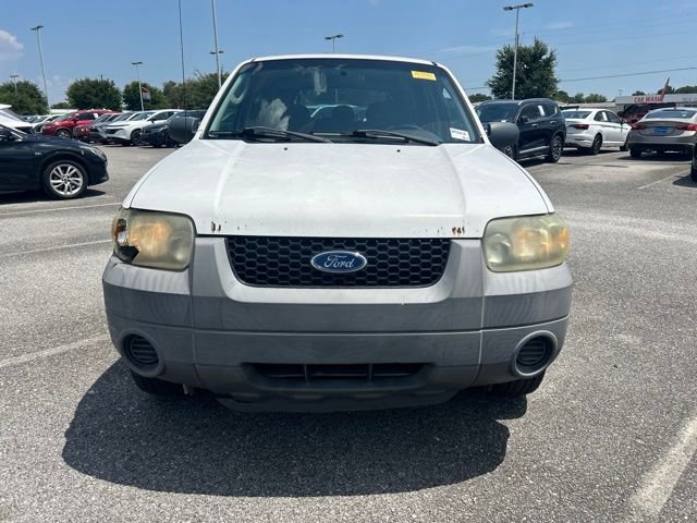 Used 2007 White Ford XLS image 2