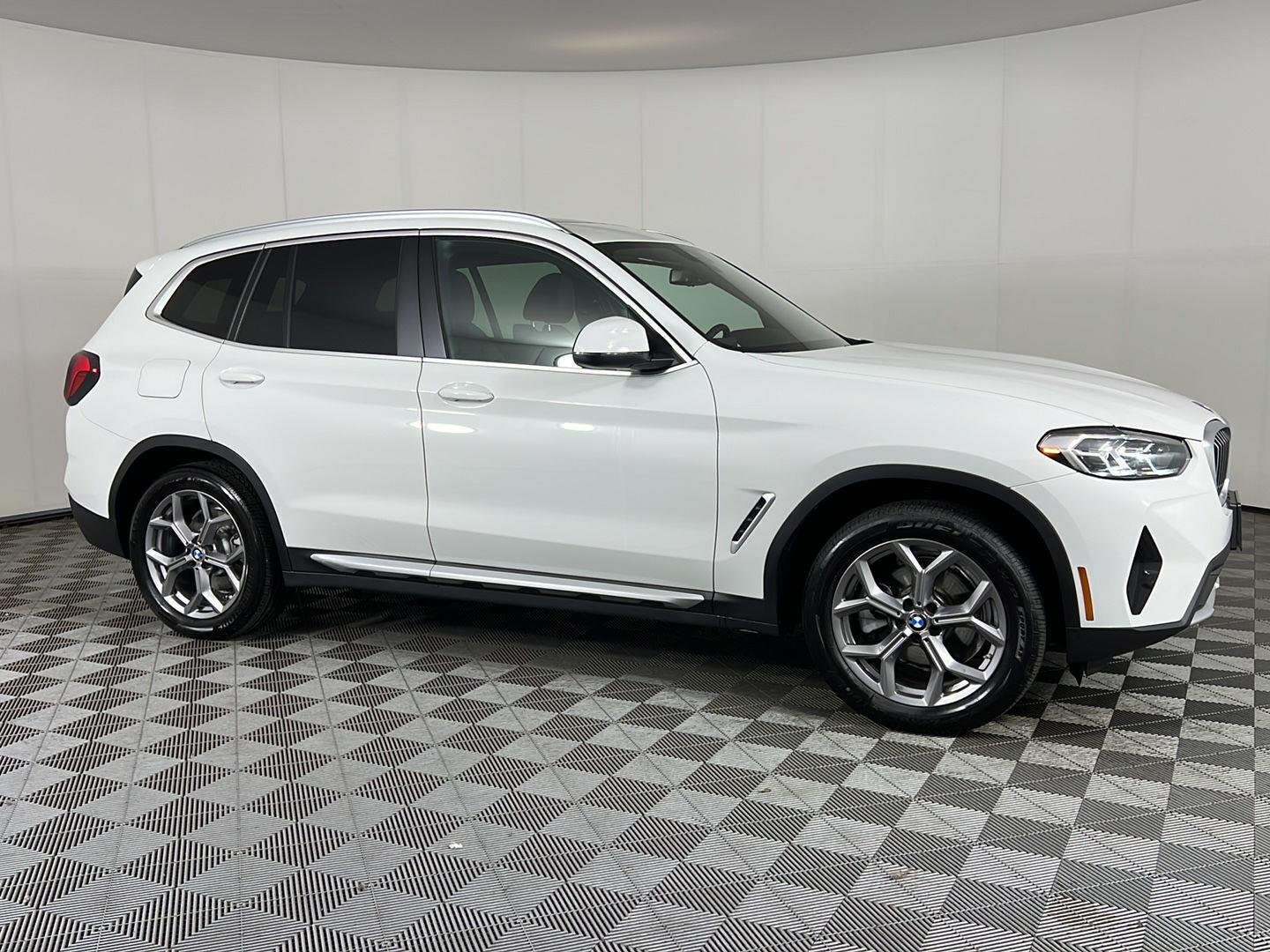 Certified Used 2023 Alpine White BMW xDrive30i image 3