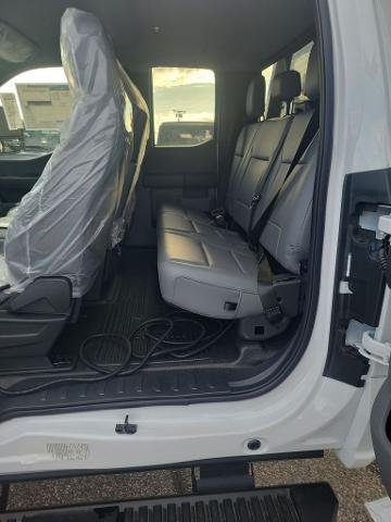 2025 Ford F-450 Super Duty Chassis Cab XL - Photo 45